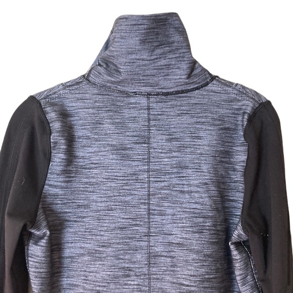 Lululemon zipper jacket size 6 - Picture 4 of 9